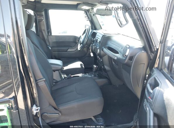1C4BJWDG5HL622653 2017 JEEP WRANGLER UNLIMITED Black Widok wnętrza z przodu