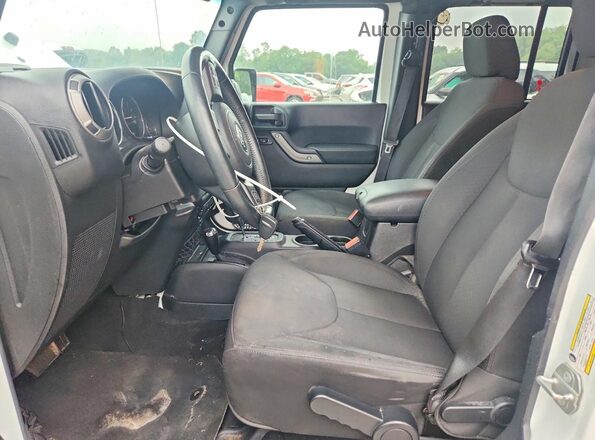 1C4BJWDG6GL206013 2016 JEEP WRANGLER White Front interior view