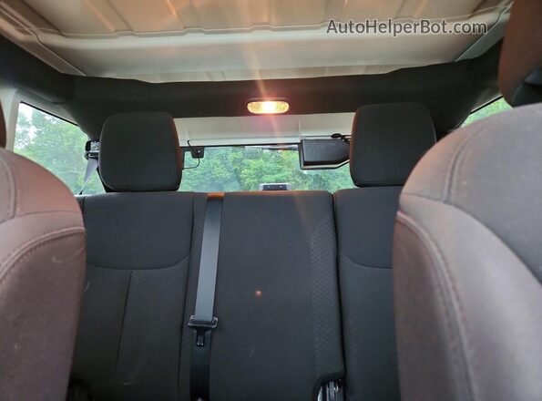 1C4BJWDG6GL206013 2016 JEEP WRANGLER White Rear seats view