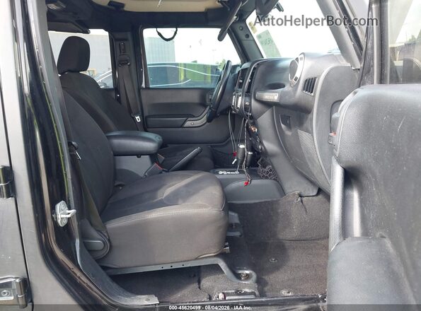 1C4BJWDG6GL231610 2016 JEEP WRANGLER UNLIMITED Black Front interior view