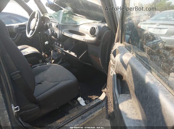 1C4BJWDG6GL257754 2016 JEEP WRANGLER UNLIMITED Black Widok wnętrza z przodu