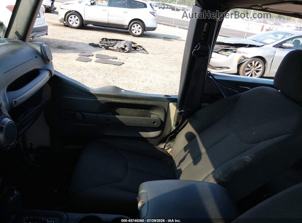 1C4BJWDG6JL807378 2018 JEEP WRANGLER Кремовый Вид салона спереди