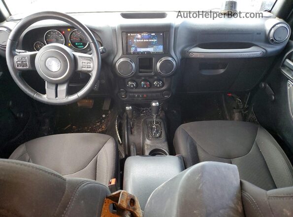 1C4BJWDG7GL155668 2016 JEEP WRANGLER Черный Вид панели приборов