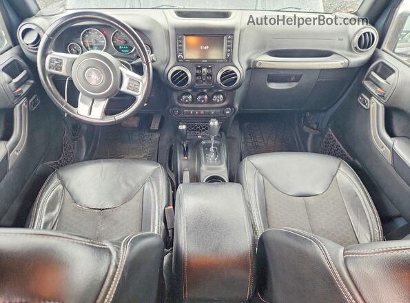 1C4BJWDG7JL865824 2018 JEEP WRANGLER Серый Вид панели приборов