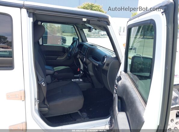1C4BJWDG7JL882400 2018 JEEP WRANGLER White Սալոնի դիմացի տեսք