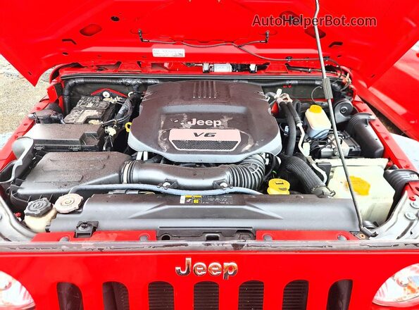 1C4BJWDG7JL899262 2018 JEEP WRANGLER Red Widok wnętrza z tyłu