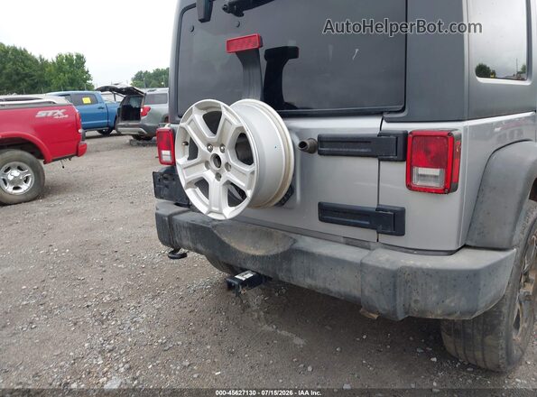 1C4BJWDG8GL161172 2016 JEEP WRANGLER UNLIMITED Silver Front view