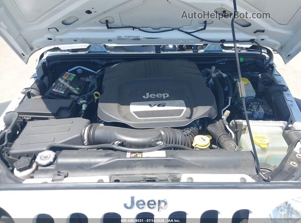 1C4BJWDG8GL266018 2016 JEEP WRANGLER UNLIMITED Белый Вид сзади