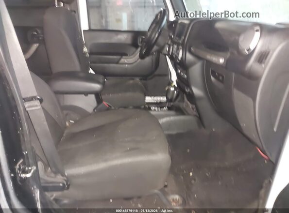 1C4BJWDG8GL333829 2016 JEEP WRANGLER UNLIMITED Green Widok wnętrza z przodu