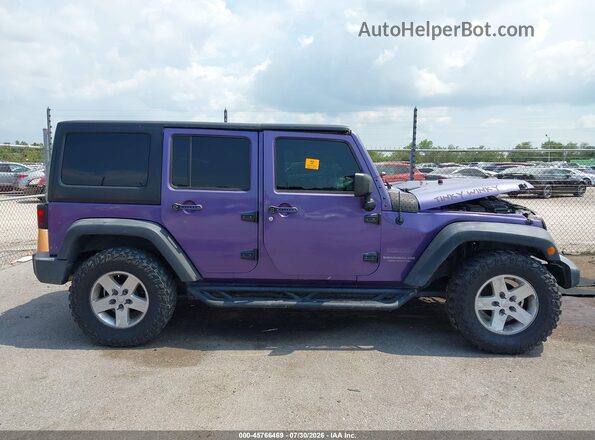 1C4BJWDG9HL615656 2017 JEEP WRANGLER UNLIMITED Purple Вид задньої частини салону
