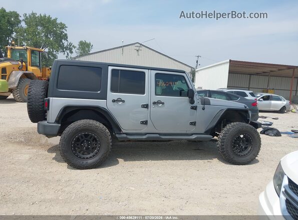 1C4BJWDGXGL155440 2016 JEEP WRANGLER UNLIMITED Silver Rear interior view