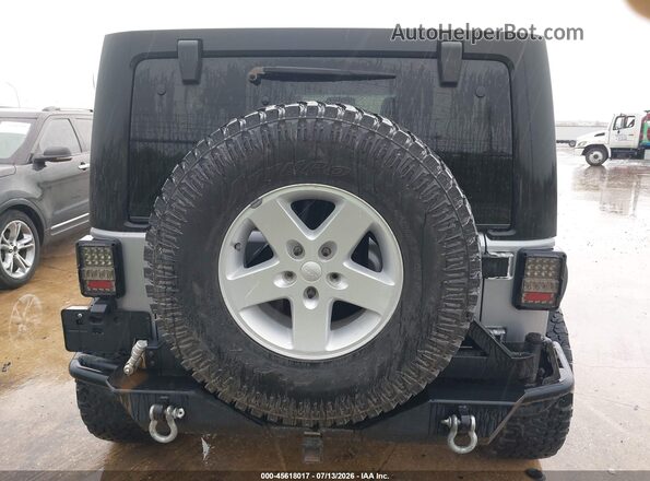 1C4BJWDGXHL593070 2017 JEEP WRANGLER UNLIMITED Silver 
