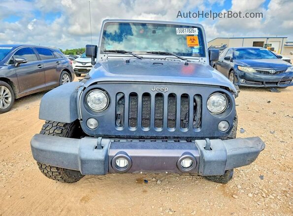 1C4BJWDGXHL643370 2017 JEEP WRANGLER Silver Widok z przodu