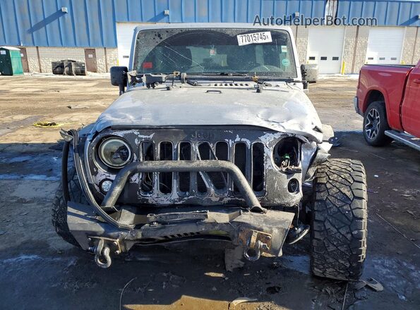 1C4BJWEG0GL192818 2016 JEEP WRANGLER Серебряный Вид спереди