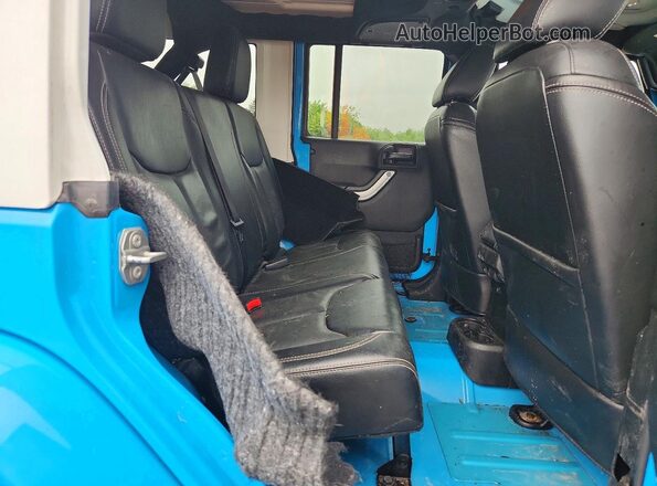 1C4BJWEG0HL686355 2017 JEEP WRANGLER Blue Вид задньої частини салону