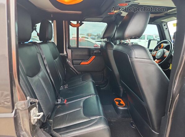 1C4BJWEG2HL653583 2017 JEEP WRANGLER Gray Вид задньої частини салону