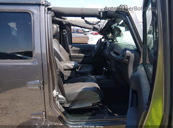 1C4BJWEG7GL235132 2016 JEEP WRANGLER UNLIMITED Gray Вид салону спереду