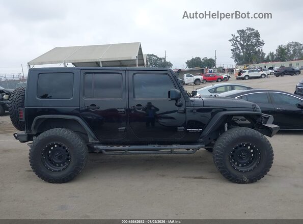 1C4BJWFG0GL158764 2016 JEEP WRANGLER UNLIMITED Black უკანა სალონის ხედი