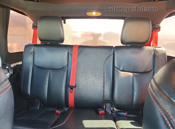 1C4BJWFG2JL813692 2018 JEEP WRANGLER White უკანა სავარძლების ხედი