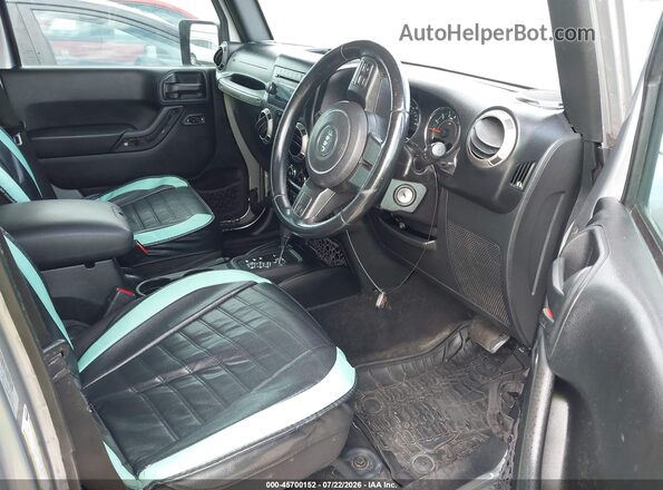1C4BJWKG2GL340536 2016 JEEP WRANGLER UNLIMITED Gray Вид салону спереду