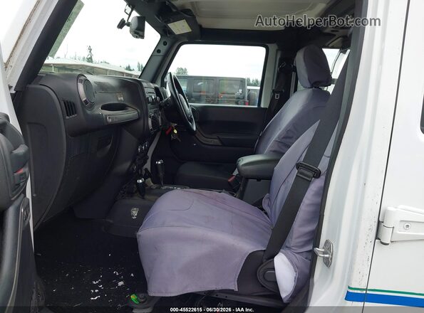 1C4BJWKGXGL200329 2016 JEEP WRANGLER UNLIMITED White წინა სალონის ხედი