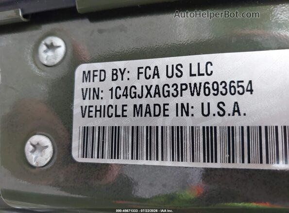 1C4GJXAG3PW693654 2023 JEEP WRANGLER Green Vista del compartimento del motor