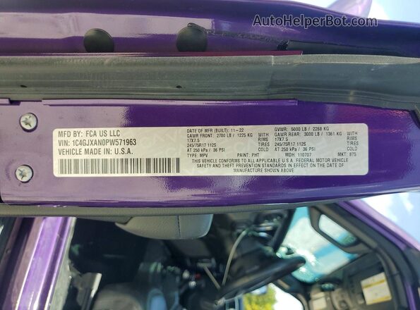 1C4GJXAN0PW571963 2023 JEEP WRANGLER Фиолетовый Вид наклейки с VIN-кодом