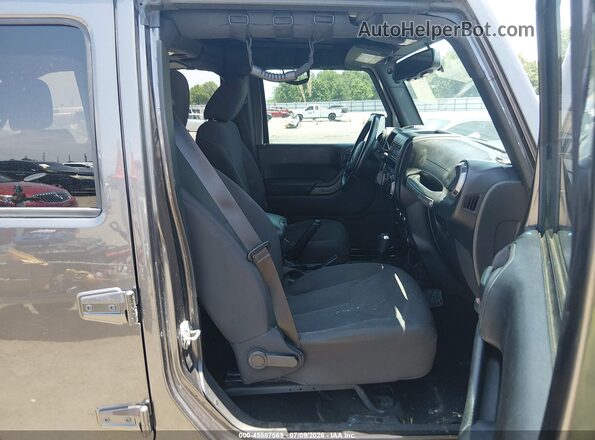 1C4HJWDG2HL621440 2017 JEEP WRANGLER UNLIMITED Gray Սալոնի դիմացի տեսք