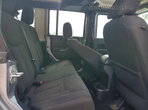 1C4HJWDG8HL601838 2017 JEEP WRANGLER Серебряный Вид задних сидений