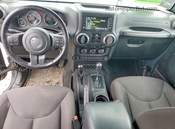 1C4HJWDGXHL546146 2017 JEEP WRANGLER Blue Widok deski rozdzielczej