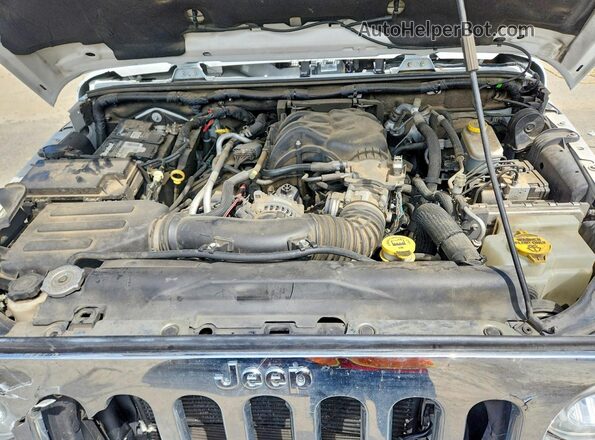 1C4HJWEG1JL841236 2018 JEEP WRANGLER Белый Вид задней части салона
