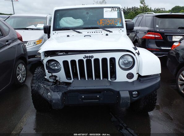 1C4HJWEG2GL251670 2016 JEEP WRANGLER UNLIMITED White Instrument cluster view