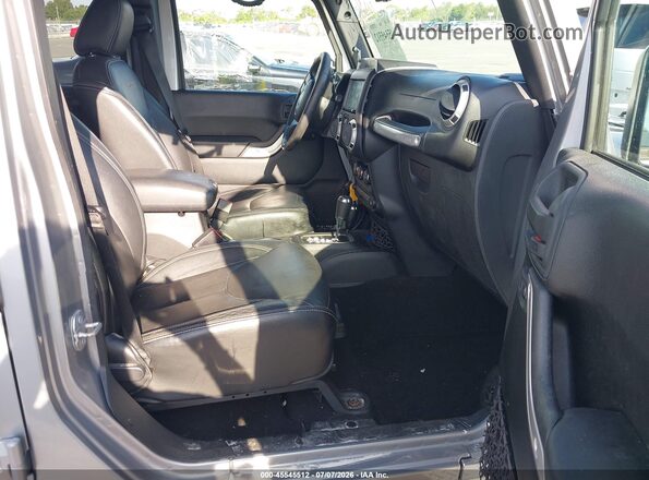 1C4HJWEG6GL294425 2016 JEEP WRANGLER UNLIMITED Серебряный Вид салона спереди