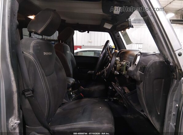 1C4HJWEGXJL825035 2018 JEEP WRANGLER Серый Вид салона спереди