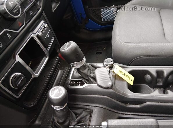 1C4HJXDG1PW531165 2023 JEEP WRANGLER Blue Widok deski rozdzielczej