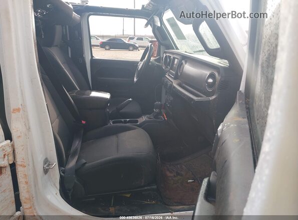 1C4HJXDN0JW331237 2018 JEEP WRANGLER UNLIMITED Белый Вид салона спереди
