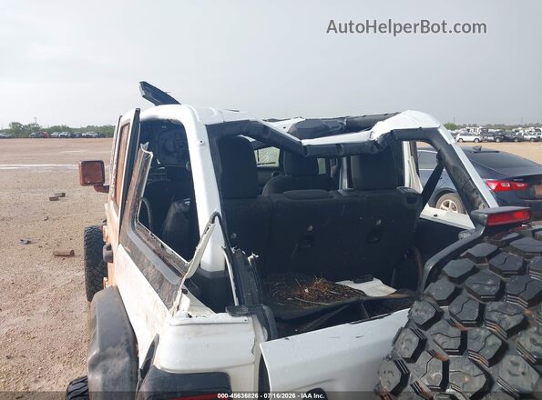 1C4HJXDN0JW331237 2018 JEEP WRANGLER UNLIMITED Белый Вид щитка приборов