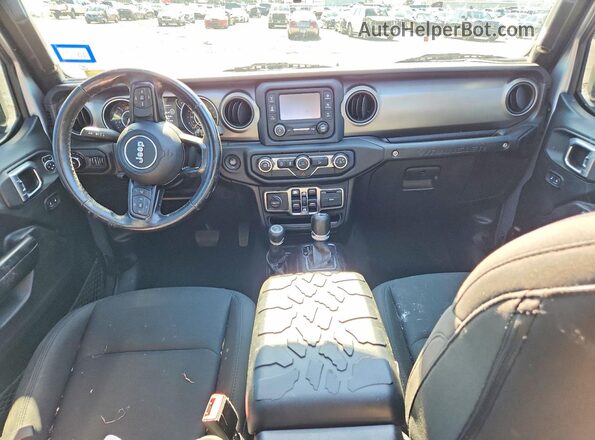 1C4HJXDN3KW639925 2019 JEEP WRANGLER Silver Widok deski rozdzielczej