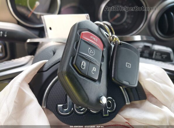 1C4HJXDN3MW521926 2021 JEEP WRANGLER UNLIMITED Gray Vista del salpicadero