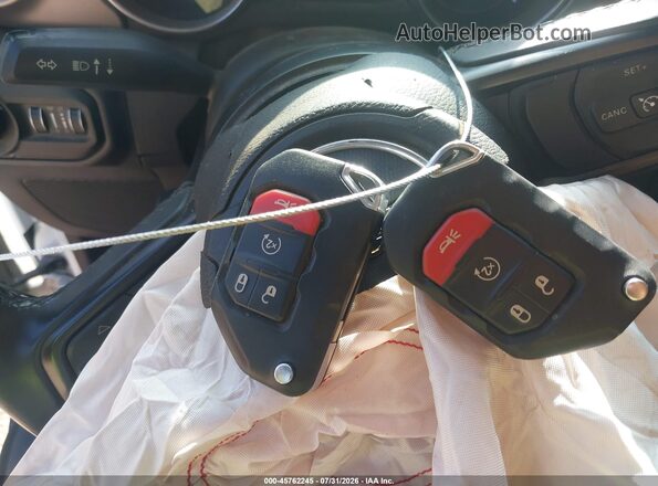 1C4HJXDN8JW199067 2018 JEEP WRANGLER UNLIMITED Белый Вид панели приборов