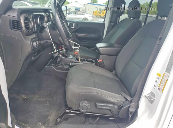 1C4HJXDN8KW593119 2019 JEEP WRANGLER White Front interior view