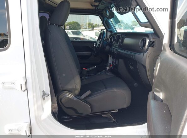 1C4HJXDNXJW331701 2018 JEEP WRANGLER UNLIMITED Белый Вид салона спереди