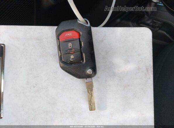 1C4HJXDNXJW331701 2018 JEEP WRANGLER UNLIMITED Белый Вид панели приборов