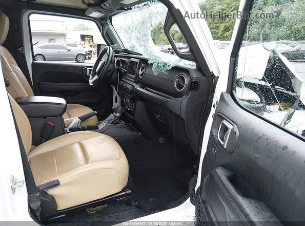 1C4HJXEG3JW291509 2018 JEEP WRANGLER UNLIMITED White Вид салону спереду