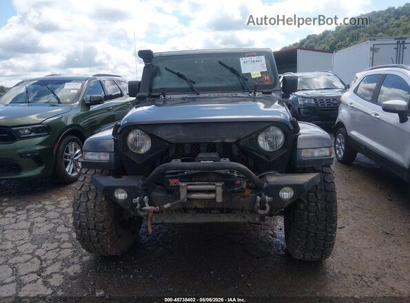 1C4HJXEN6JW189183 2018 JEEP WRANGLER UNLIMITED Gray Widok zestawu wskaźników