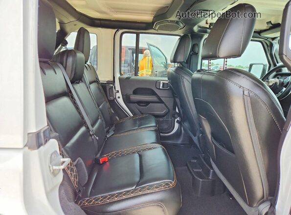 1C4HJXEN8MW526134 2021 JEEP WRANGLER White უკანა სავარძლების ხედი