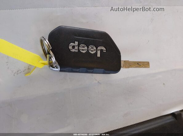 1C4HJXFG0JW308555 2018 JEEP WRANGLER UNLIMITED White Вид панелі приладів
