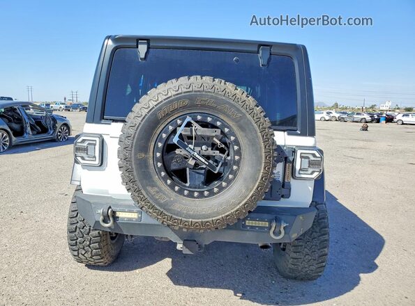1C4HJXFNXJW199309 2018 JEEP WRANGLER White Widok z tyłu