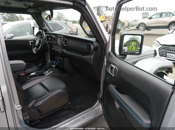 1C4JJXP60MW704481 2021 JEEP WRANGLER Серебряный Вид салона спереди