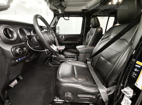 1C4JJXP65PW557062 2023 JEEP WRANGLER Черный Вид салона спереди